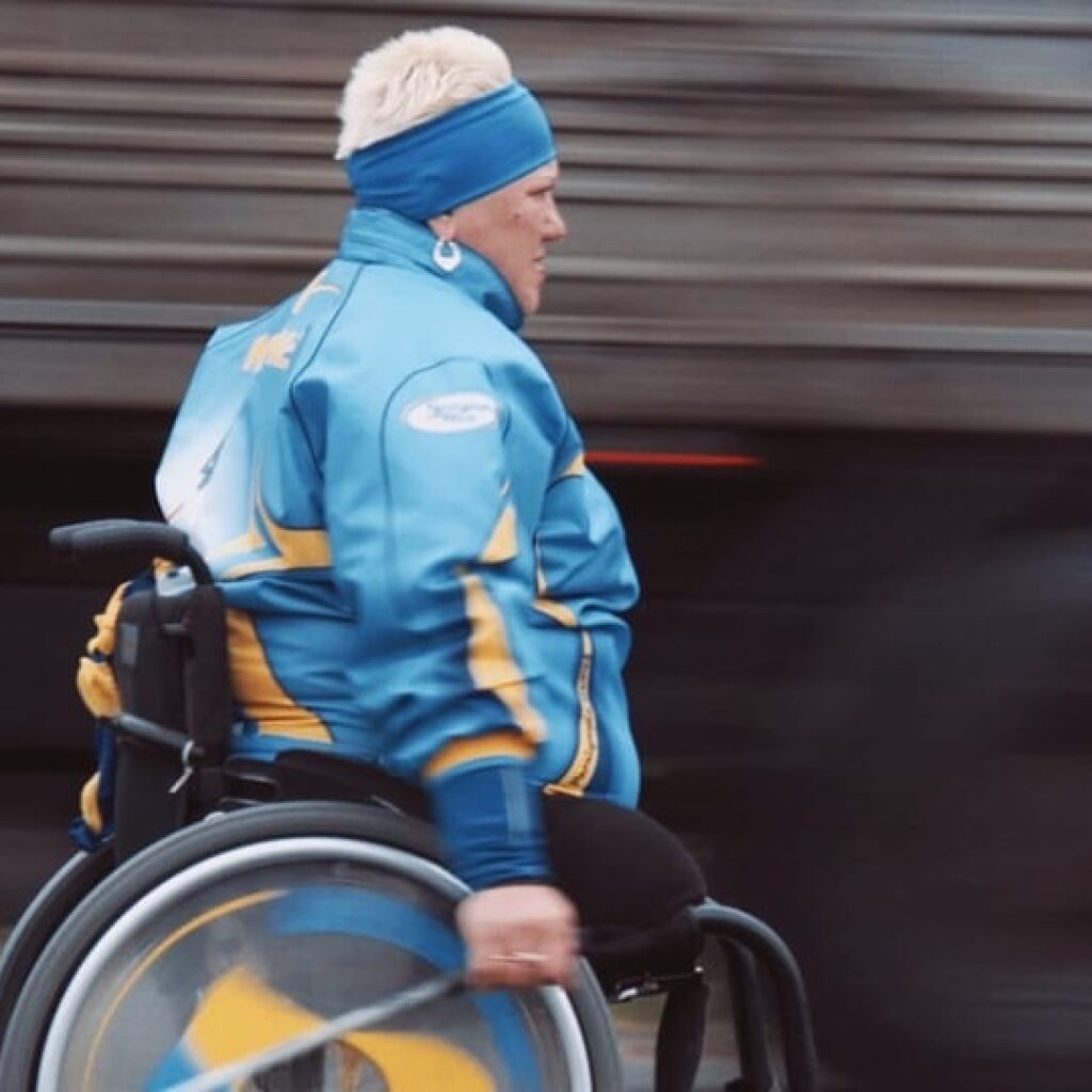 Спортсменка Алла на тренуванні. Кадр із фільму Лесі Кордонець.